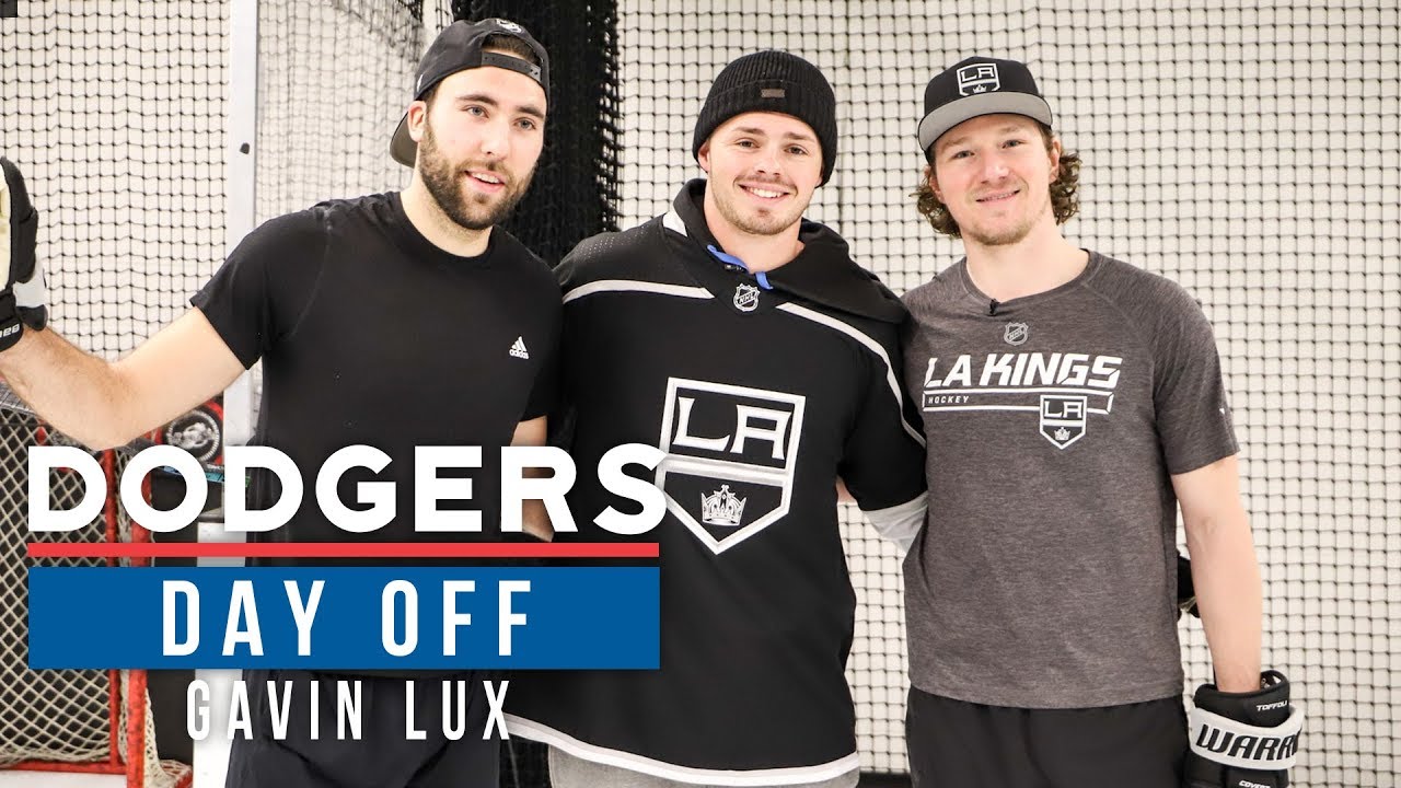 Gavin Lux Gets Hockey Lessons From Kings - Dodgers Day Off (2020)