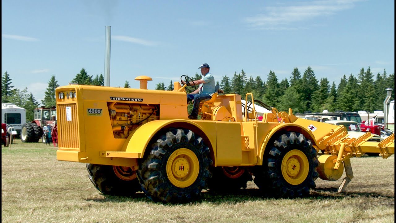 1961 International 4300 4WD Tractor
