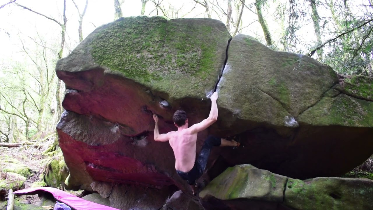Heel Hooks, Toe Hooks, and a Crack! Minted P | f7c | Cratcliffe | Peak District Bouldering