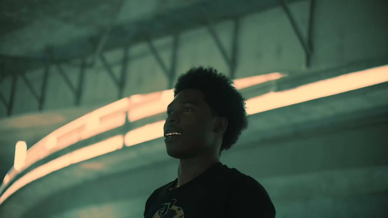 Mglulsmoke - Inna alley wit it (Official Music Video)