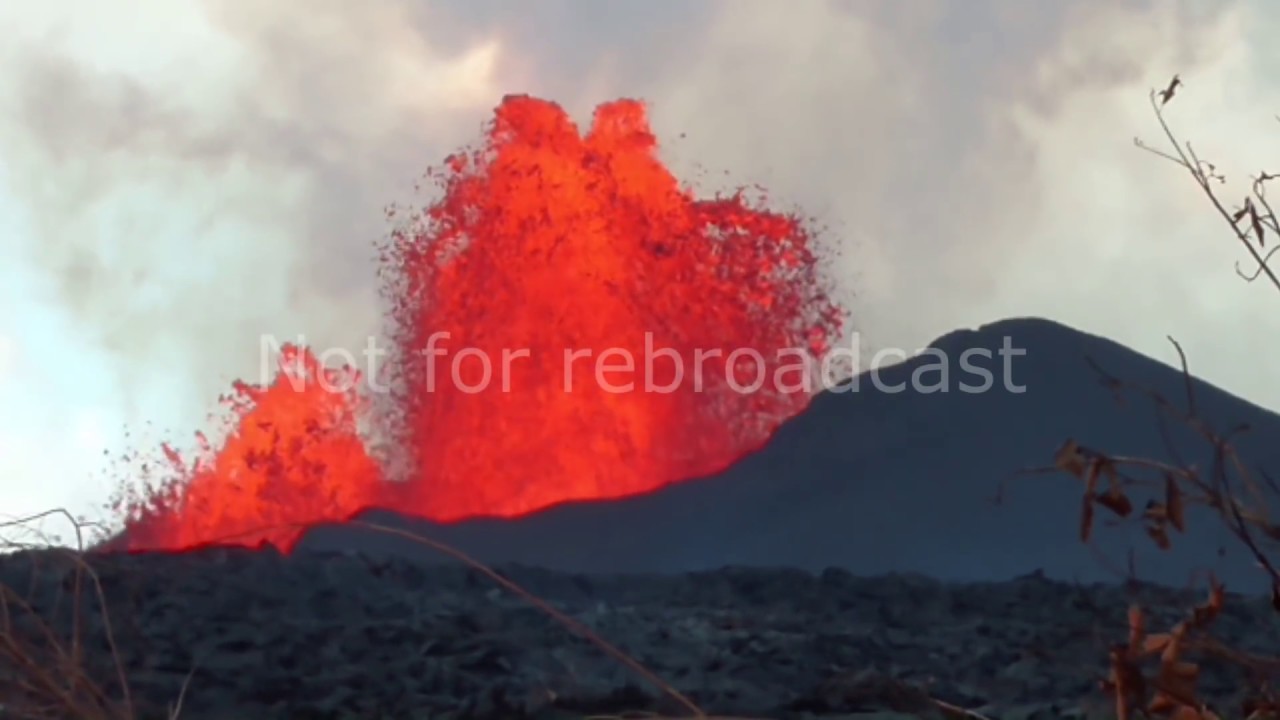Lava fountain during the Kilauea eruption in Leilani Estates update June 4, 2018