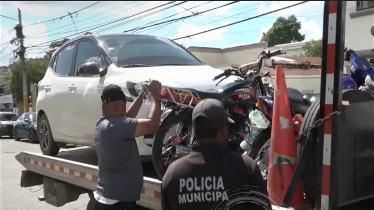 Fuerte operativo de la policía municipal hoy miércoles en el centro de San Francisco de Macorís 