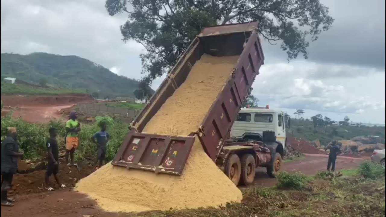 Building what they call in Africa 🇸🇱 (store) Site Prep-Rainy Season