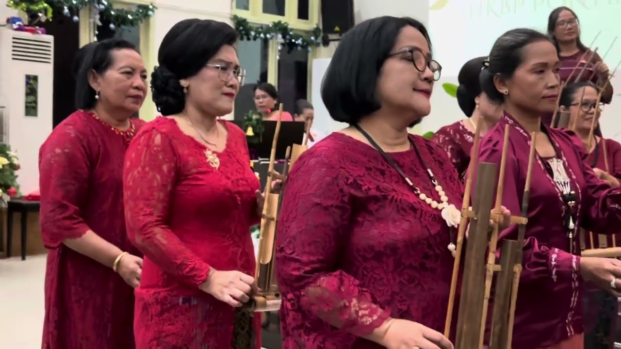 HKBP Pontianak - Pujian Angklung Parompuan HKBP Pontianak