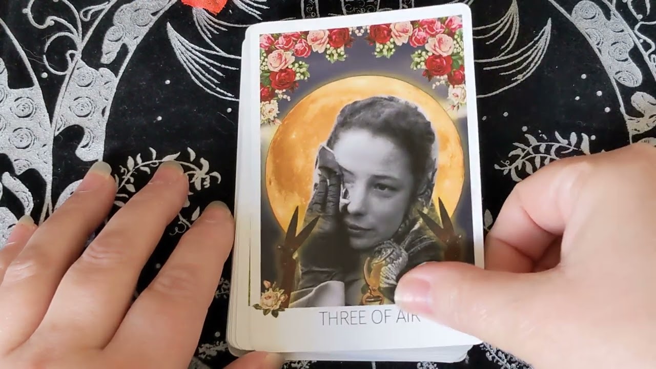 The Rosebud Tarot full flip through