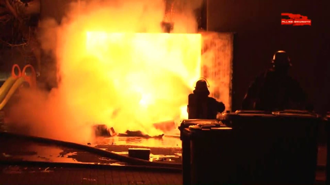 Brand einer Fertigungshalle bei Großen-Linden - rund 1 Mio. Euro Schaden (26.03.2012)