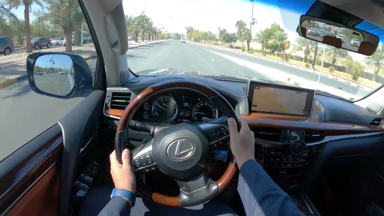 2018 لكزس LX570 S بمحرك 5.7L تجربة قيادة من منظور السائق POV | السيارة المحبوبة عند الخليج