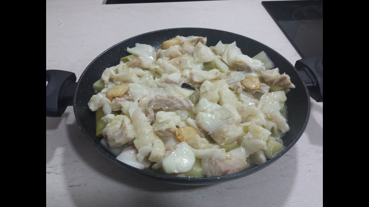 BACALAO CON PUERRO Y PATATAS