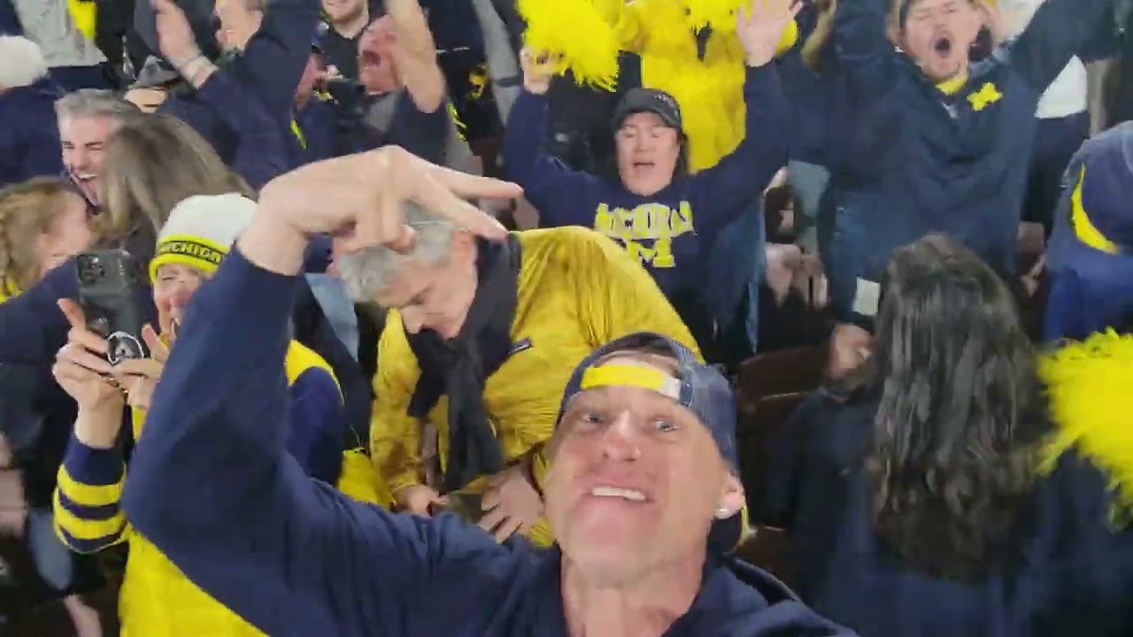 Michigan vs Alabama final play crowd reaction (Epic Seats)!