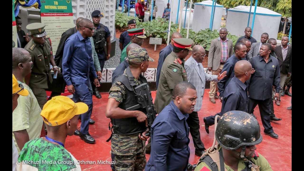 Mmoja wa Walinzi wa JPM Atunukiwa Gari la Kifahari
