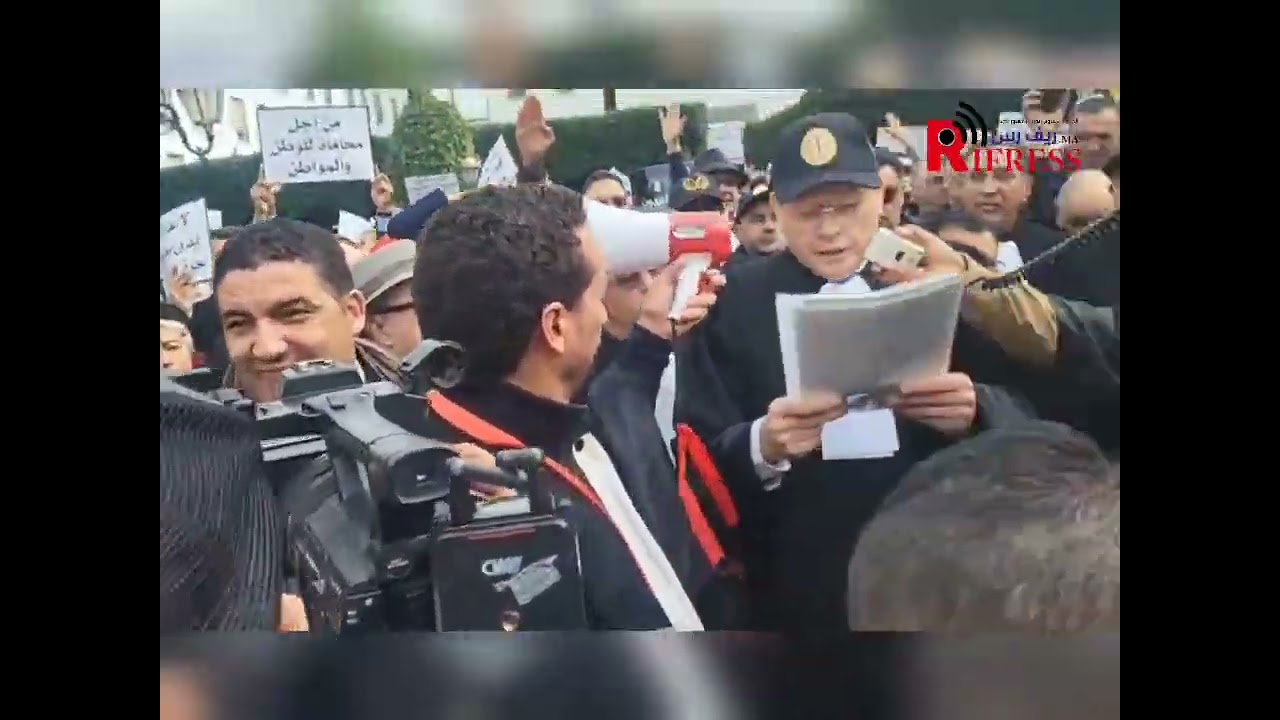 ٱلاف المحامين يطالبون بسحب قانون المهنة