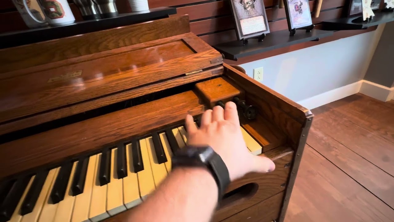 First sounds and walkthrough: Estey “Style 2” portable pump reed organ