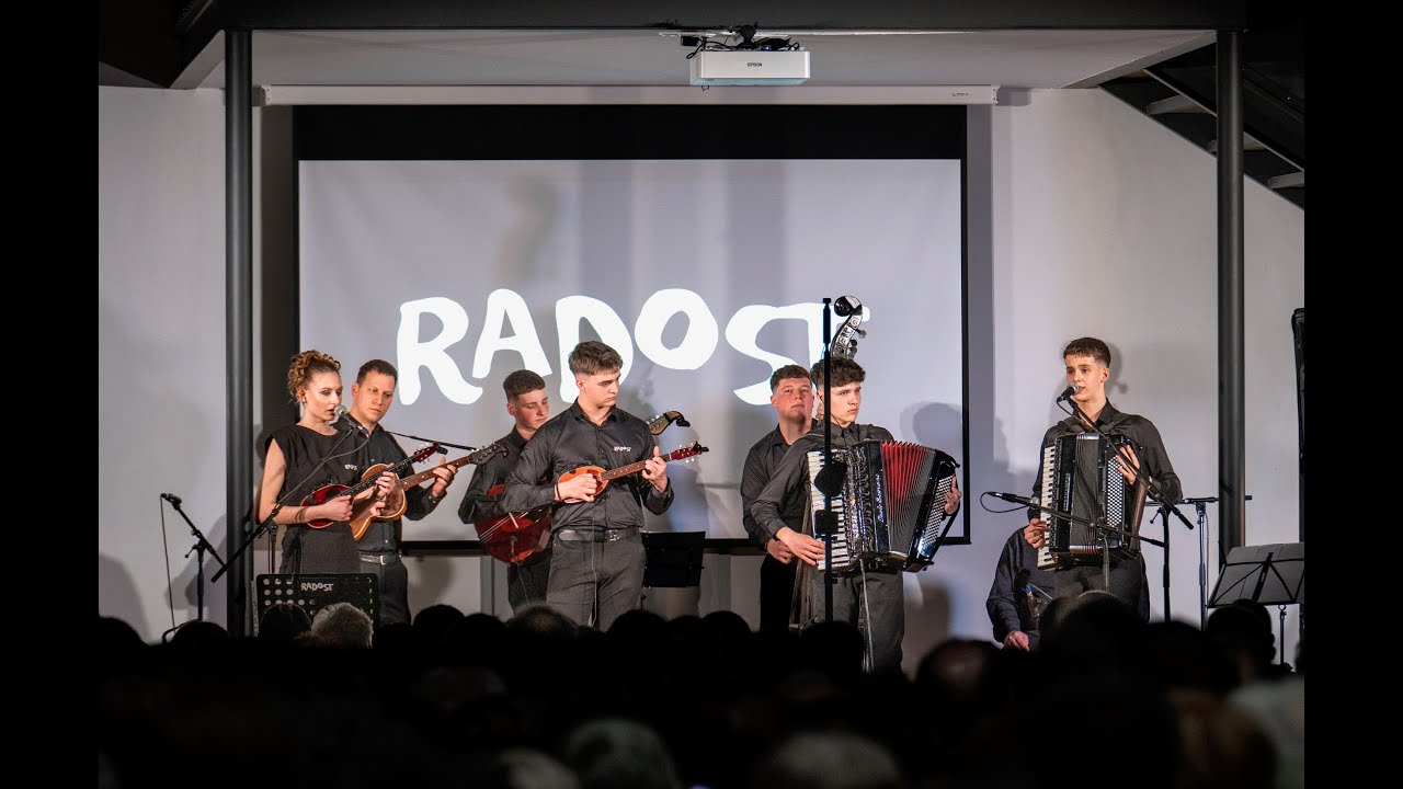 Orkestar Radost lemezbemutat&oacute; koncert Moh&aacute;cs