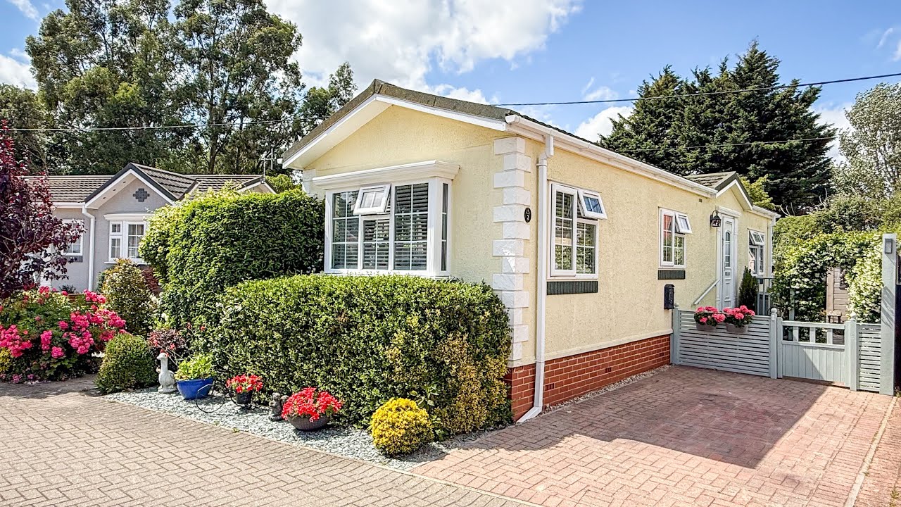 STUNNING RESIDENTIAL PARK HOME ON GATED SITE IN POPULAR VILLAGE OF GREAT BENTLEY