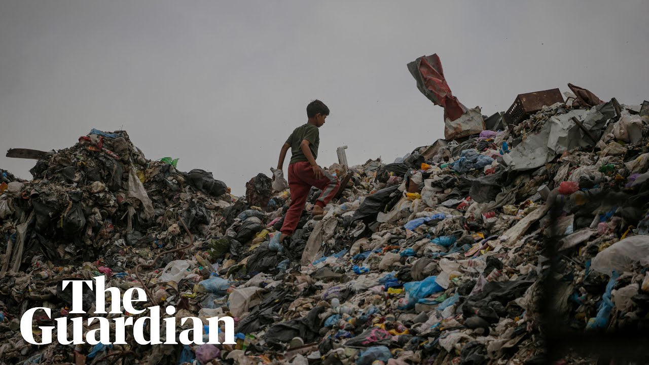 Mounting rubbish in Gaza brings health risks to residents
