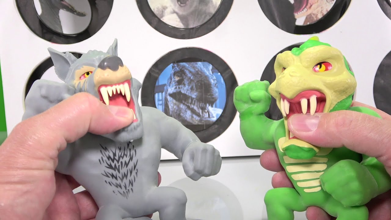JURASSIC WORLD FALLEN KINGDOM vs RAMPAGE Movie Slime Wheel Game