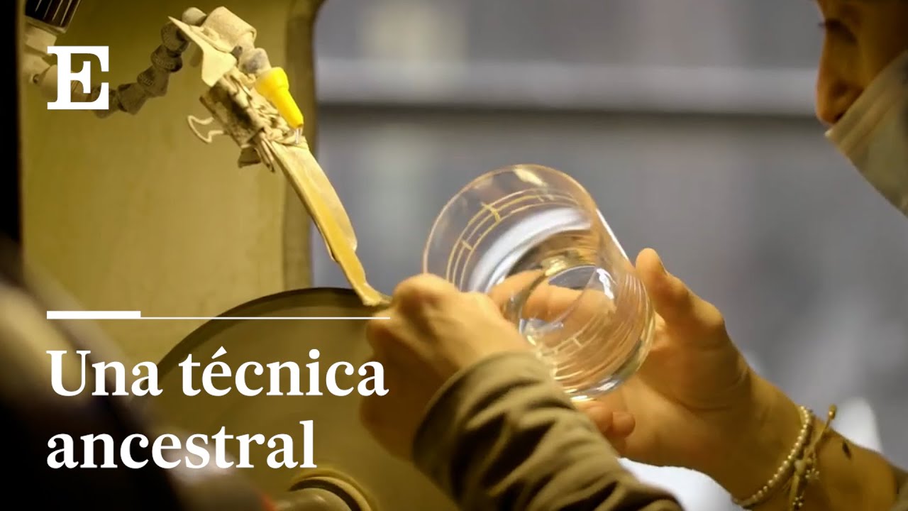 Vidrio soplado: la MAGIA de un ARTE MILENARIO en La Granja | EL PAÍS