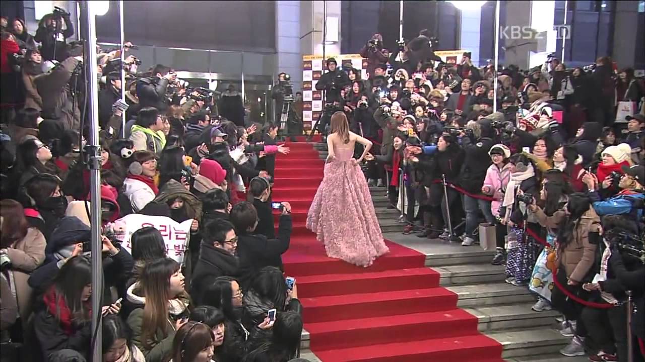 SNSD Yoona - Red Carpet @ 121231 KBS Drama Awards