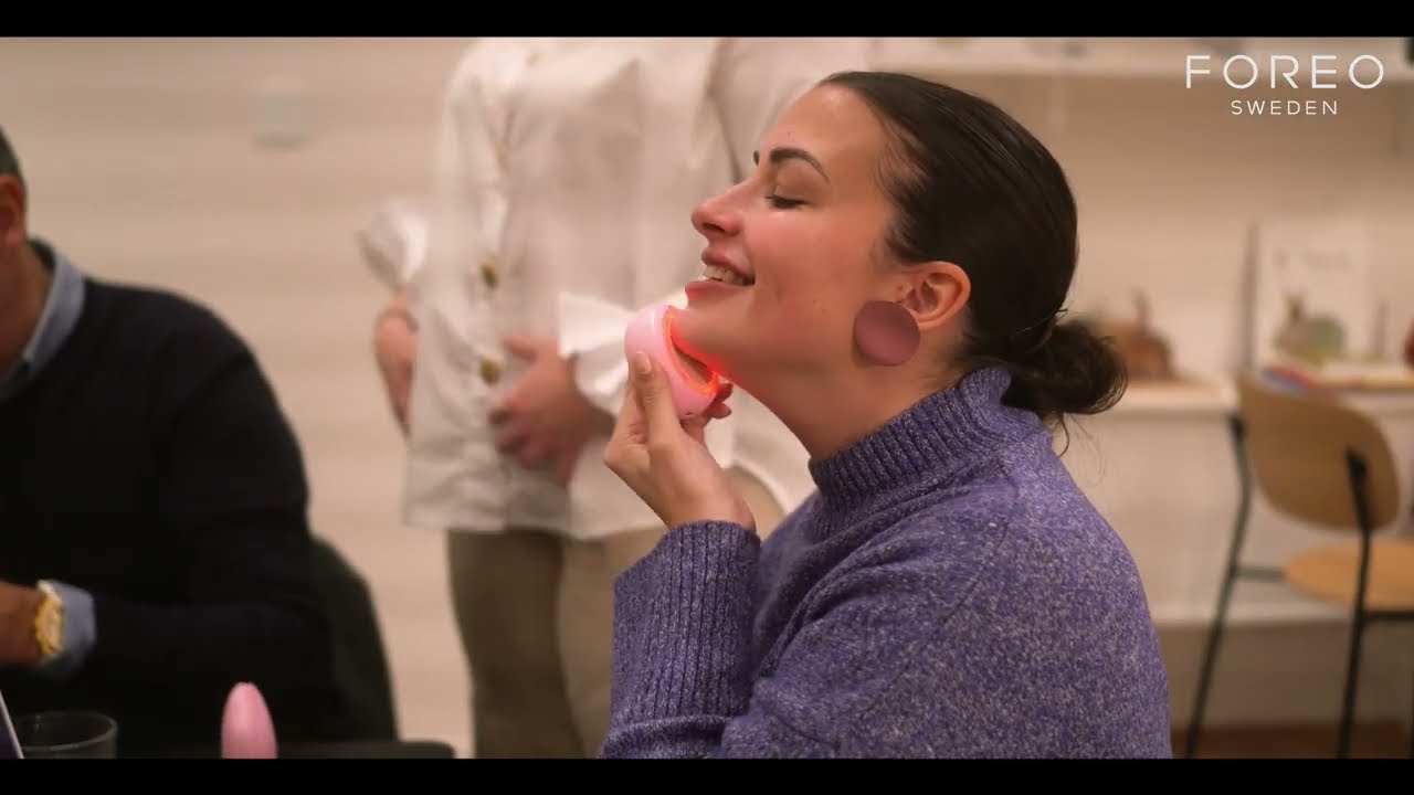 Facial routine with FOREO and Johanna Calderón