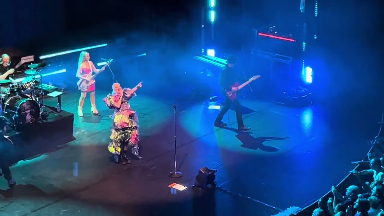 I’m only Happy When it Rains - Garbage Paris Grand Rex 06 July 2024
