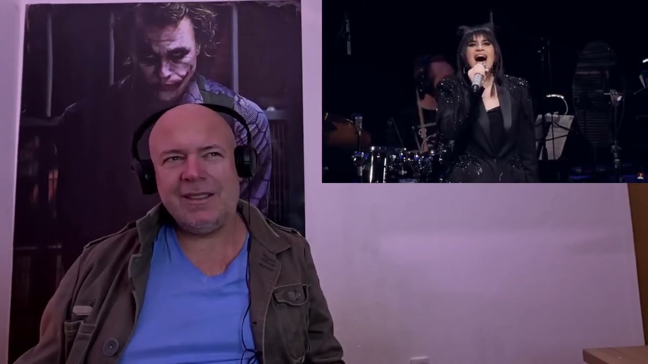 Singer reacts to Diana Ankudinova - Derniere Dance- Fantastic performance! - Live Concert , Reaction