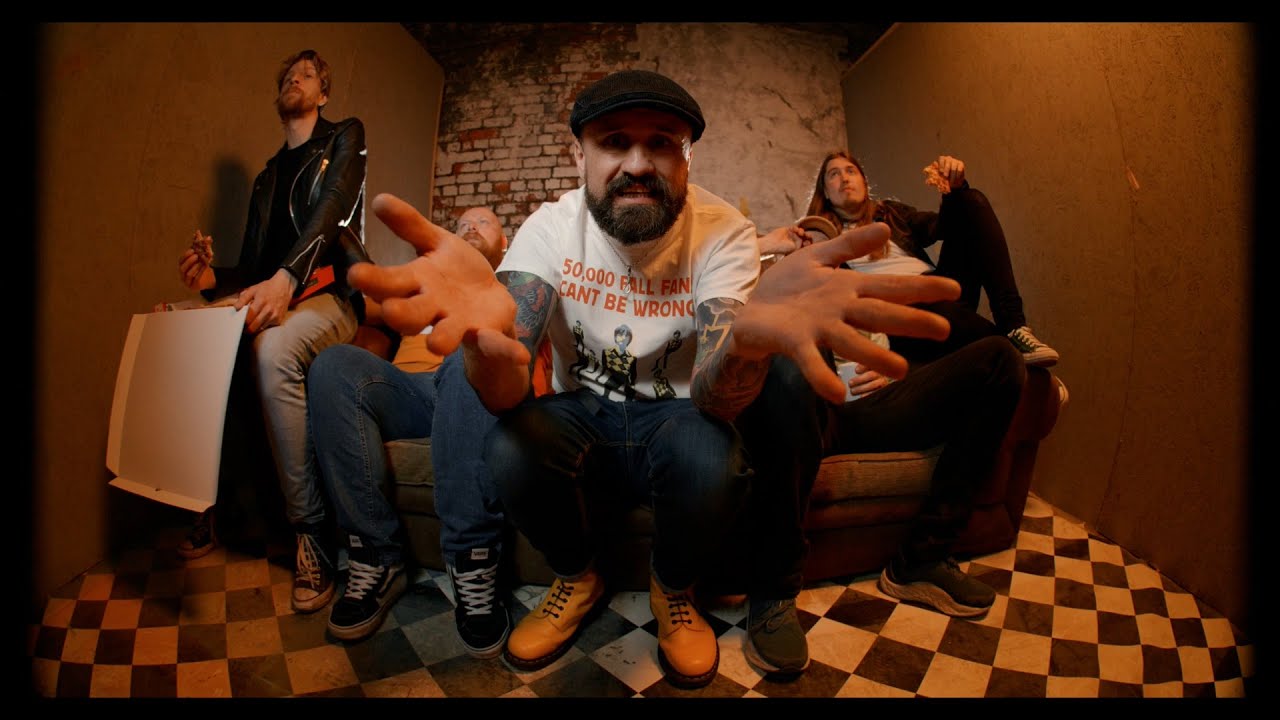 Massive Wagons - Missing On TV (Official Video)