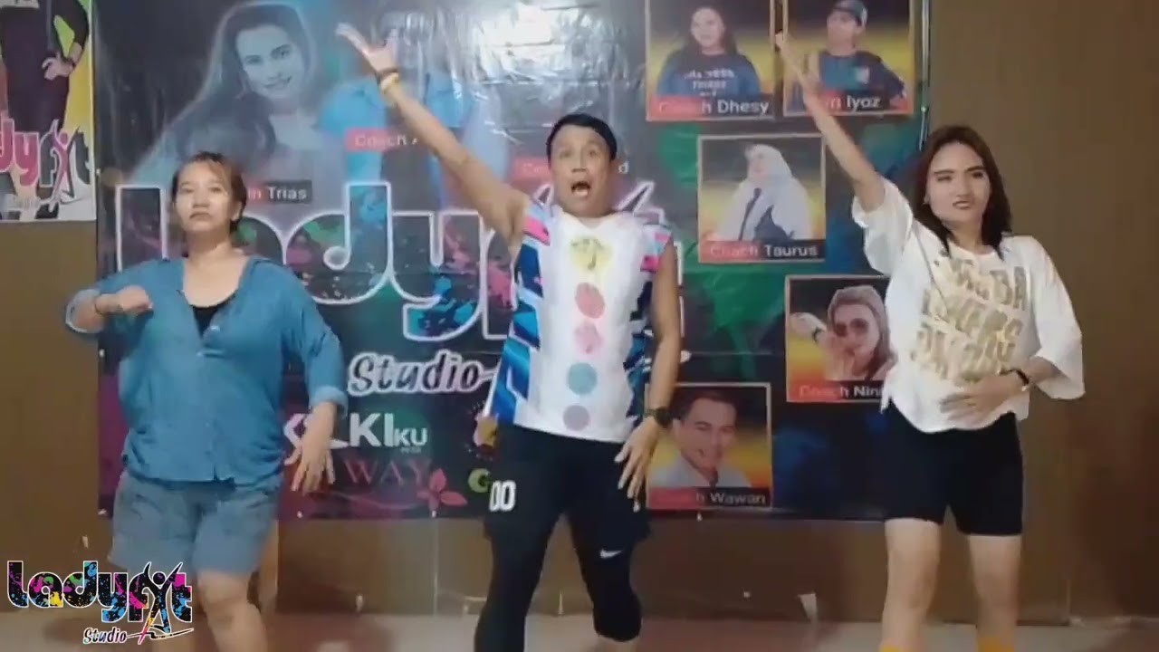 Dasar Kau Bandit | Tuty Wibowo | Ladyfit Studio | senam | zumba | choreo