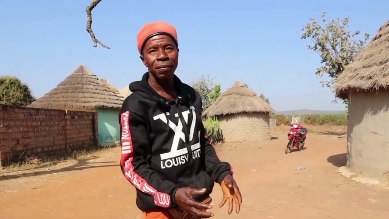 Konate kounda present Nansady keita djembe fola de sangbaralla, parle de lui!