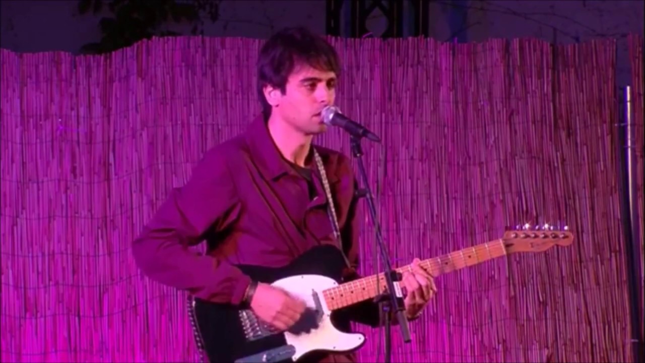 German&ograve; canta Enzo Carella @ Bomba Dischi Festival 2018
