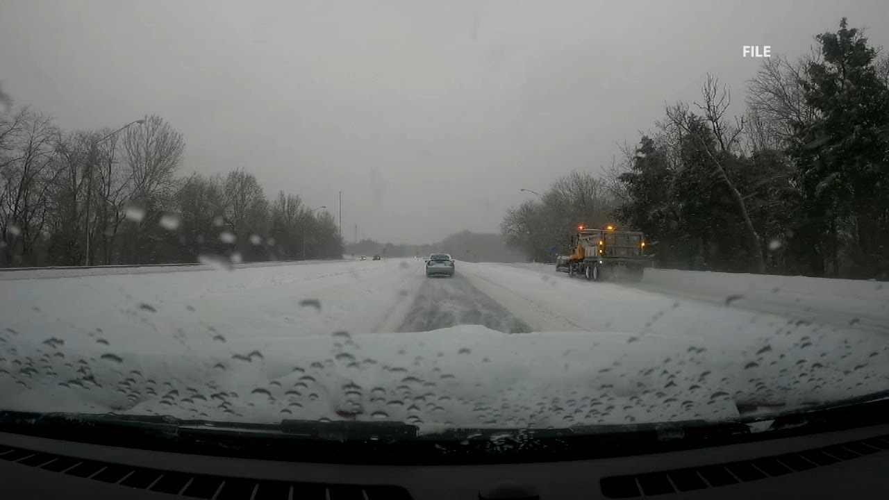 INDOT explains how Indiana residents can remain updated on snow the snow removal process