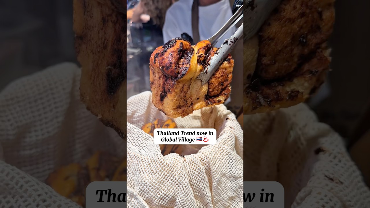 This dessert spot in Global Village is a must try 🙌🏼🇹🇭🍞 #globalvillage #dubai #uae