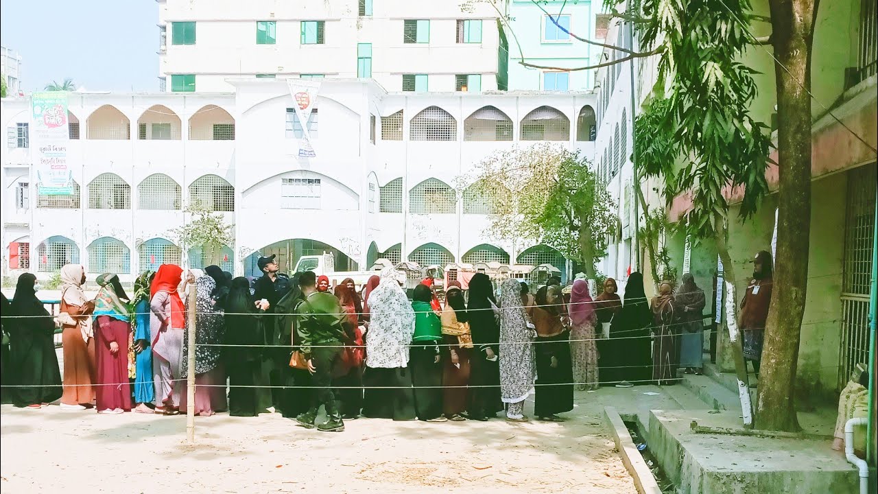 ফেনীতে উৎসবমুখর এবং শান্তিপূর্ণ পরিবেশে ত্রয়োদশ জাতীয় সংসদ নির্বাচন এবং গণভোট ২০২৬ ভোট প্রদান চলছে।