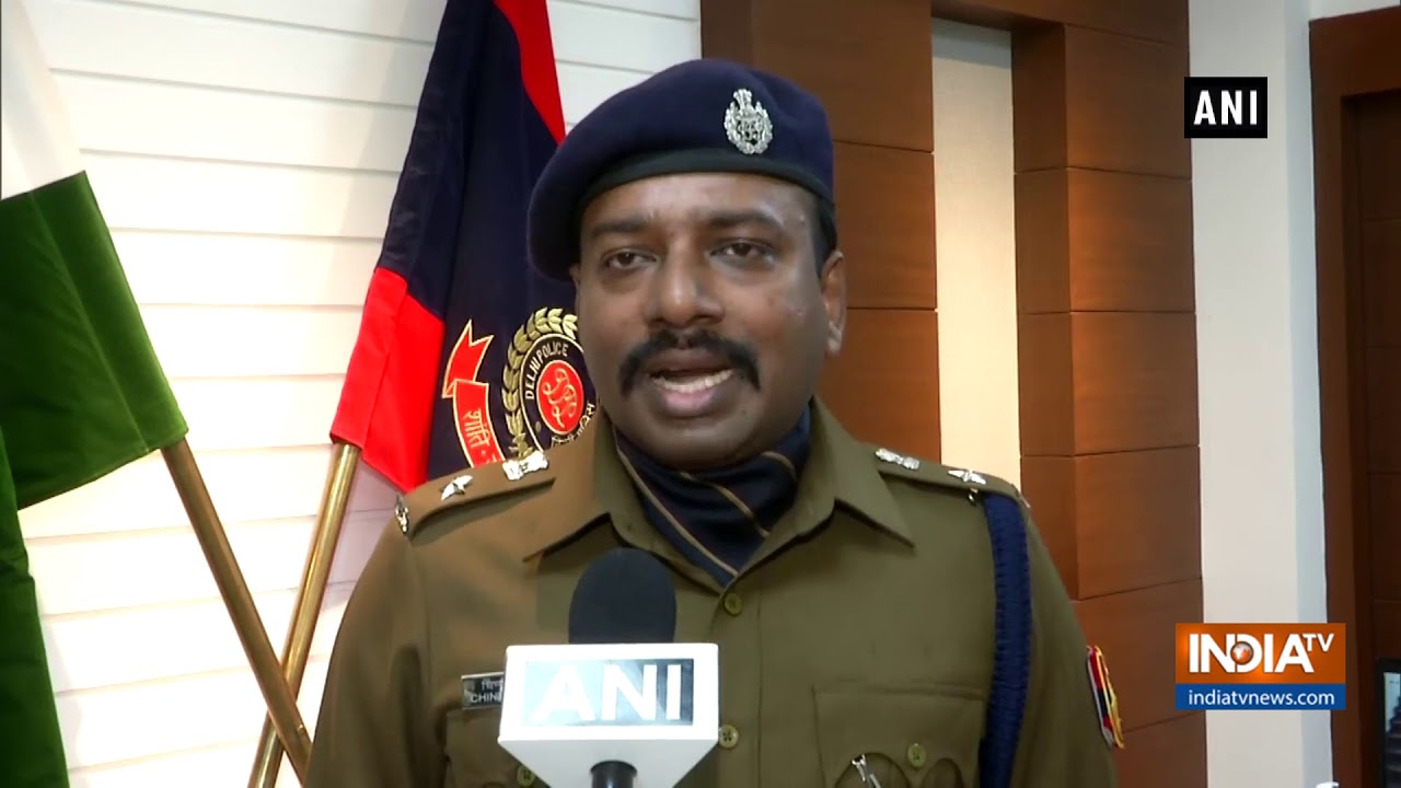 Delhi Police registers FIR against man who flashed gun at Shaheen Bagh