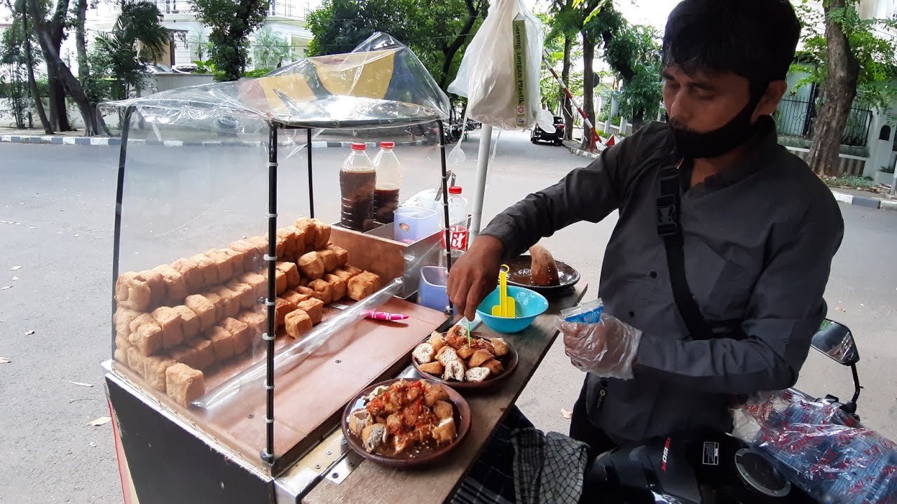 TAHU GEJROT KUAH HITAM HARGA RP. 10 RIBU - INDONESIAN STREET FOOD