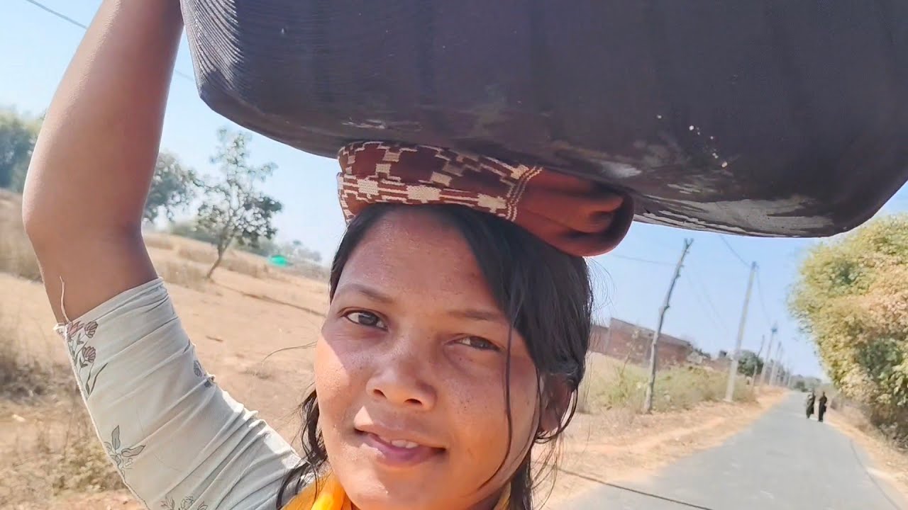 आज चले सब्जी बेचने बाजार