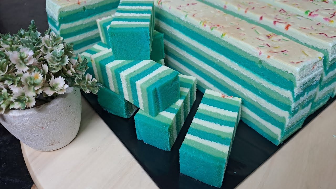 kek lapis blue vanila pop ice