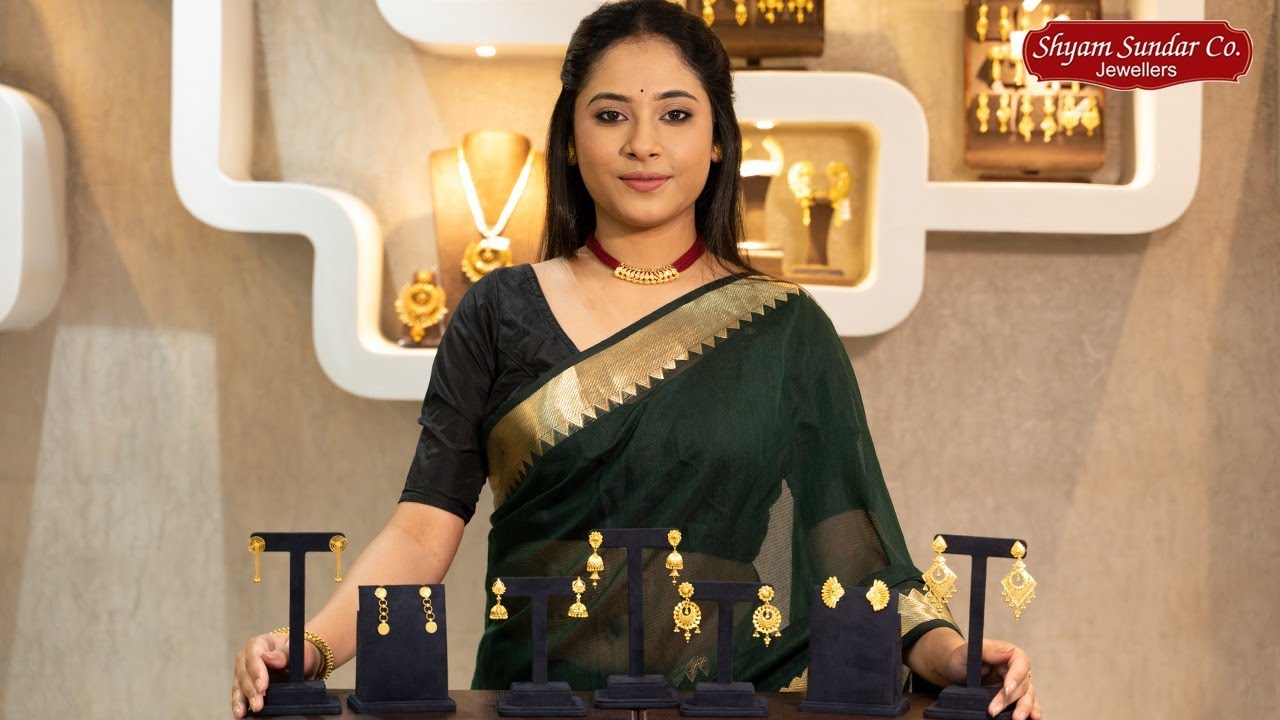 আজকের লাইভ এ দেখুন কানের দুলের অপূর্ব কালেকশন।