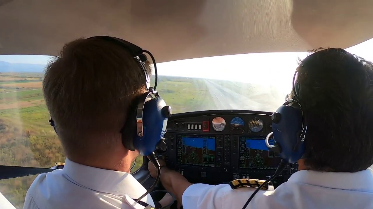 Simulated Engine Failure on Downwind DA40 07/09/2019