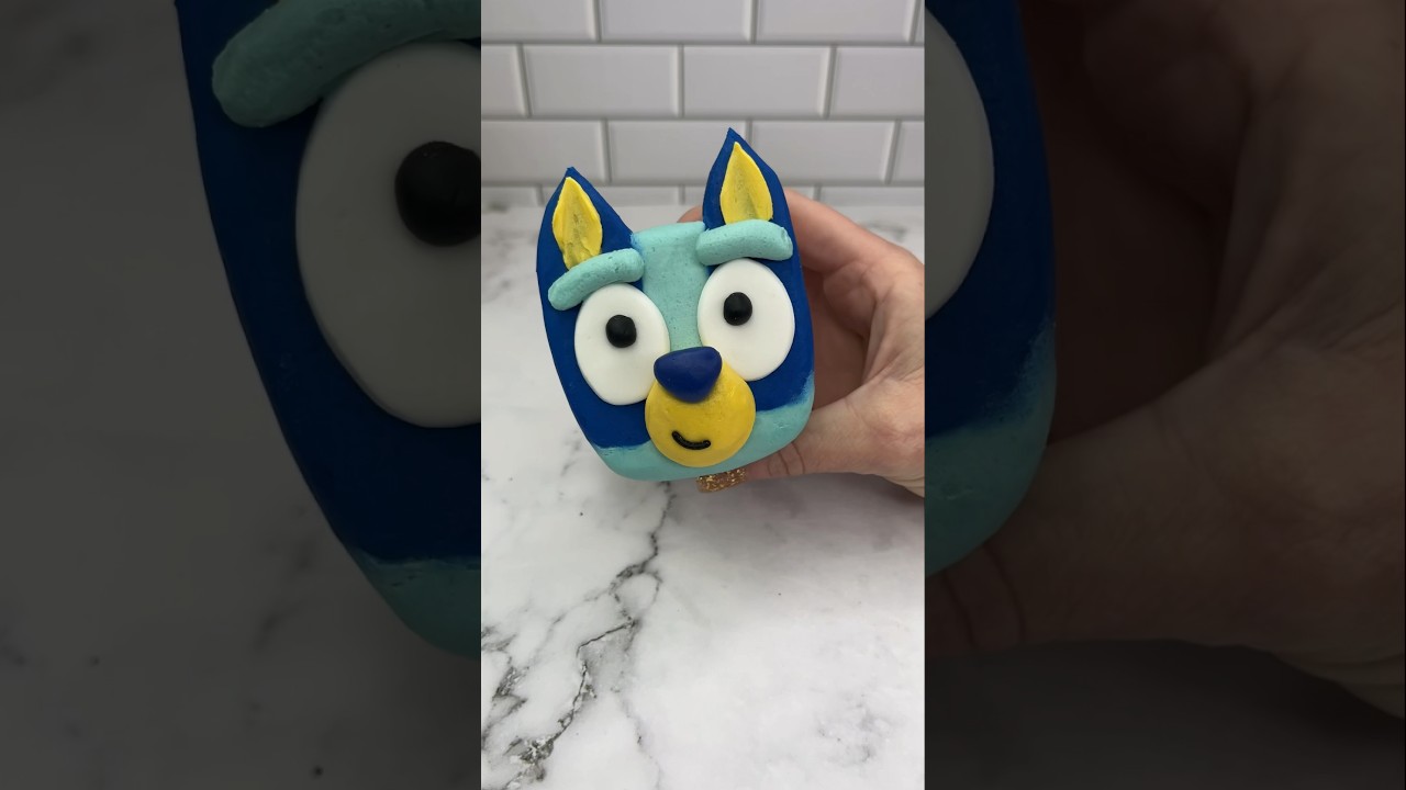 BLUEY🩵💙 Did you know Bluey is a girl? #cupcake #cakedbyrach #bluey #cakeart #cakedecorating #short