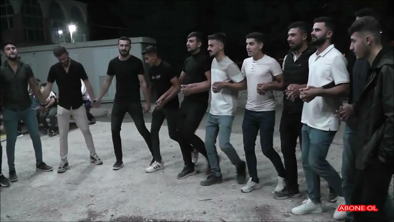 Mani'li halay ve oyun havası