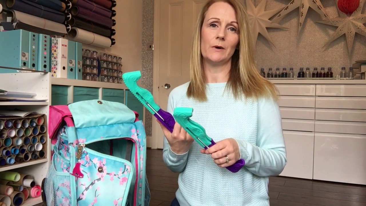 What should you have in your ice skating bag?