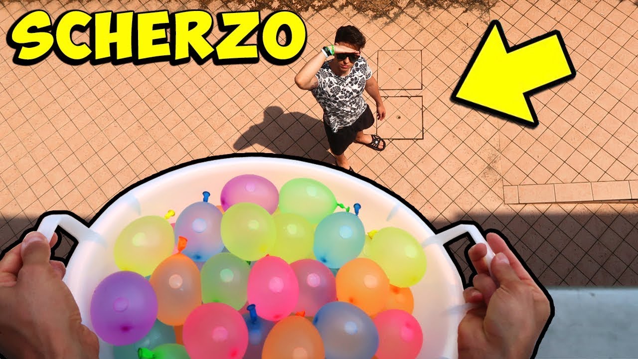 SCHERZO AL MIO AMICO CON I PALLONCINI D'ACQUA!!!
