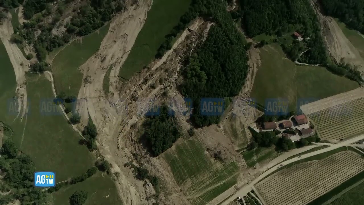 Casola Valsenio: il paesaggio trasformato dalle frane. Le immagini dal drone