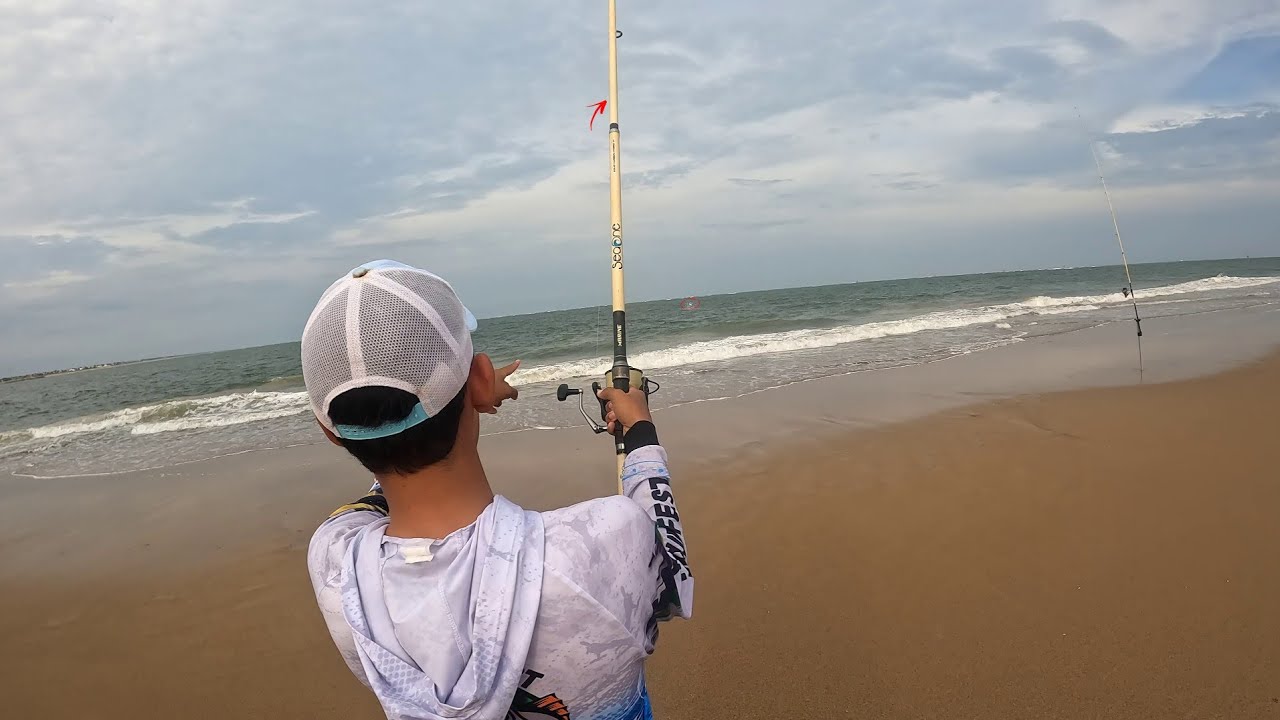 DEPOIS DE MUITO TEMPO VOLTAMOS NA PRAIA DOS MONSTROS E ELE ESTAVA A NOSSA ESPERA!!! PESCA DE PRAIA
