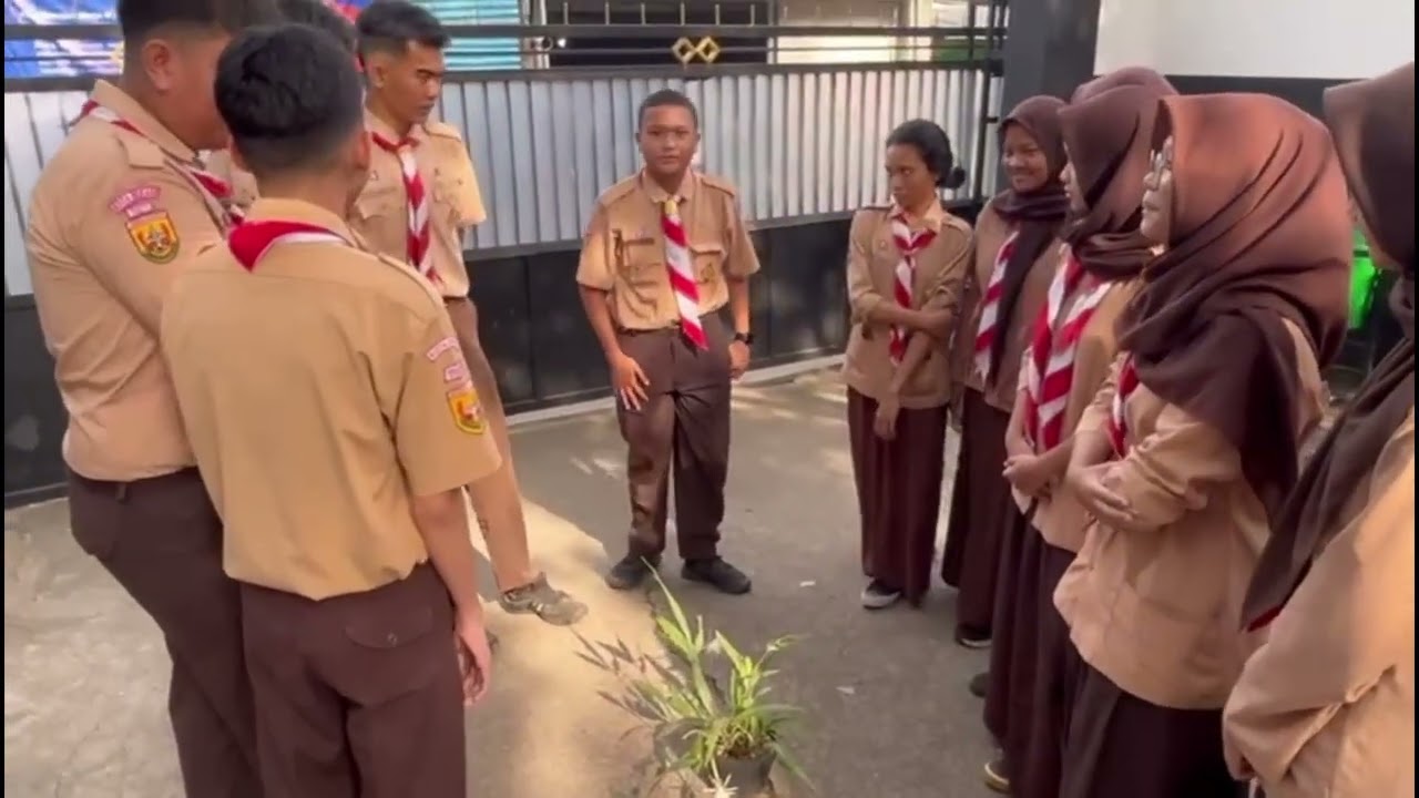 Observasi dan Elaborasi Tanaman di Sekitar Sekolah - Kelompok 2 PKWU X.8
