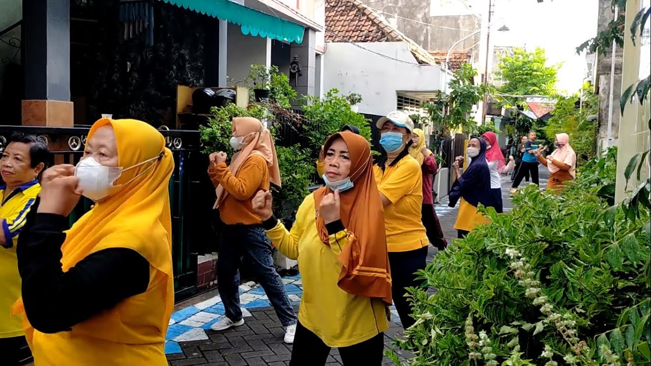Senam Lansia RW Rolas Kelurahan Mojo #02