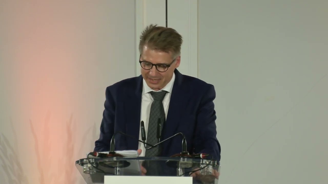 Welcome speech by Cyril Veillon &ndash; European Essay Prize / Prix Europ&eacute;en de l'Essai Dipesh Chakrabarty