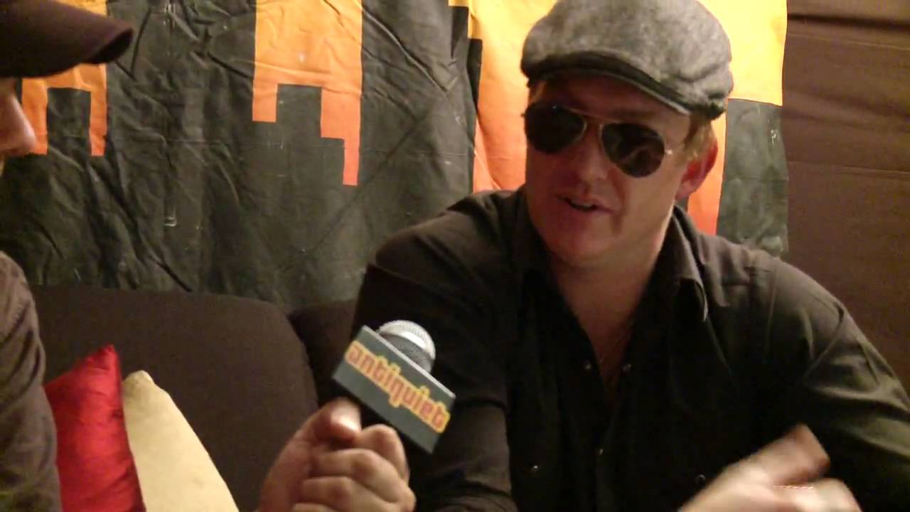 Them Crooked Vultures / Josh Homme Interview (w/ Bonus Footage)