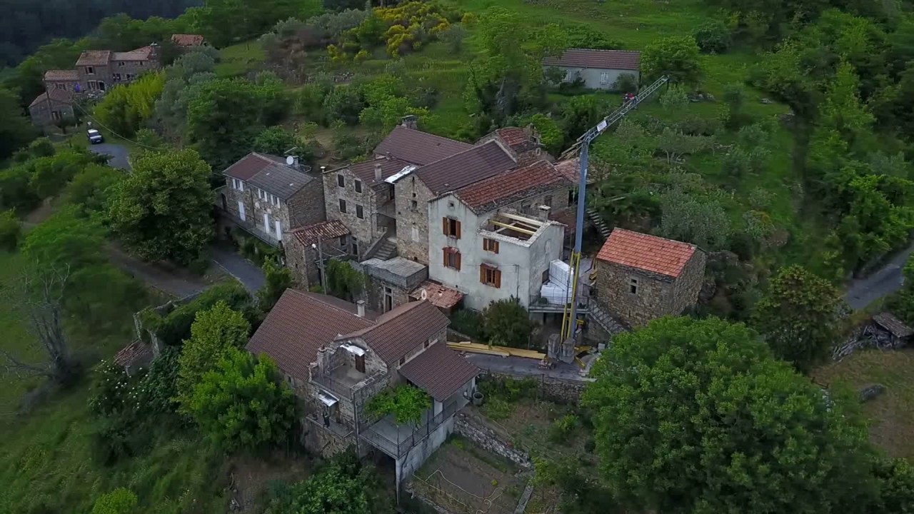 Les Poujols vus du ciel