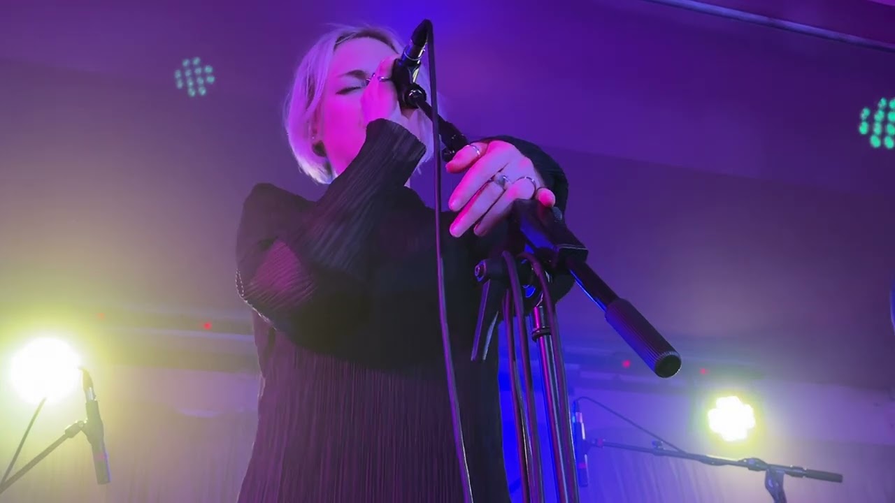 Desperate Journalist - No Hero - YES (Pink Room), Manchester - 18 January 2025